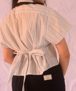 Camisa blanca y negro rayas