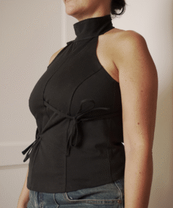 Alternative view of Top asimétrico ◦ Negro ◦ Talla M